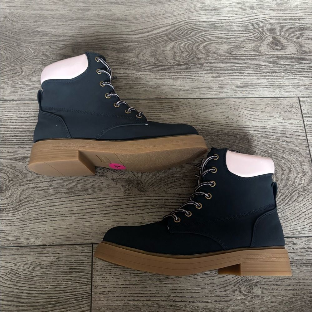 Steve Madden Stylish girls Boots in Blue and Pink NWOT